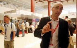 Jorge Cortell inauguró ayer el congreso en la Facultad de Derecho. / CARLOS MORET/