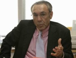 José Luis Utrera, autor de la 'Guía básica para un buen divorcio'. / ANTONIO SALAS/
