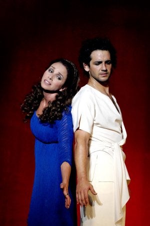 Fran Perea y Ana Belén representarán en el Teatro Cervantes el mito griego de 'Fedra'. ::
SUR/