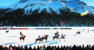 Santa María Polo Club afronta un extraordinario reto, como es la organización de su primer torneo de polo sobre nieve en España. ::
SUR/