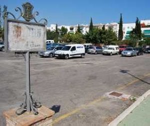 El complejo deportivo se hará en el parque Verano Azul. :: E. CABEZAS/
