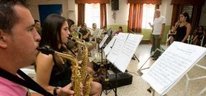 Algunos integrantes de la Escuela de Jazz Big Band, en el ensayo de ayer. ::
ANTONIO SALAS/