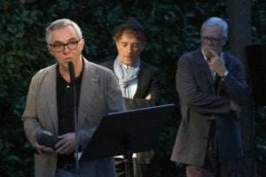 José Lebrero asistió en la tarde de ayer al ciclo 'Poesía en el Picasso' que reunió a Juan Carlos Mestre y Rafael Ballesteros. :: ÁLVARO CABRERA/