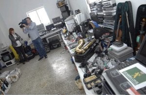 Imagen de los artículos decomisados en la operación, que llenaron dos camiones. ::
F. G./