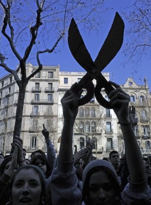 Los estudiantes se manifestaron en febrero en contra de los recortes en Educación. :: LLUIS GENE / AFP/