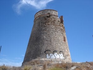 Las pintadas y grafitos podrán ser sancionadas con multas de hasta 1.500 euros.:: A. Peláez/