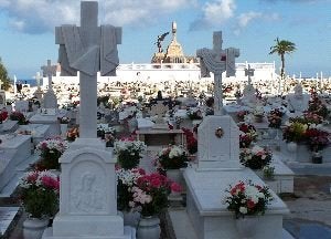 Cementerio de la Purísima de Melilla ::
SUR/