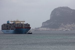 El 'Majestic Maersk' a su llegada al puerto algecireño. ::
EFE/