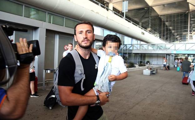 El Málaga comienza a verle color: acuerdo con Baysse y espera cerrar hoy a Roberto