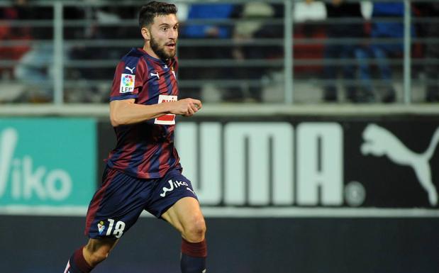 El Málaga ficha a Borja Bastón