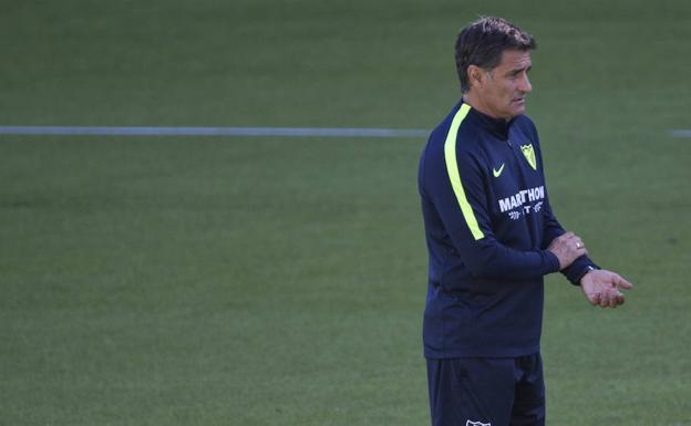 Míchel apela al orgullo para asaltar el Camp Nou