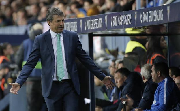 El Málaga tira la toalla y sigue con Jose