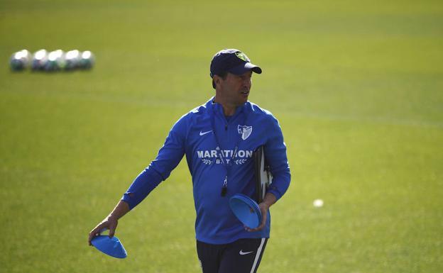 José González, entrenador del Málaga: «No queremos asistir de invitado a una fiesta»