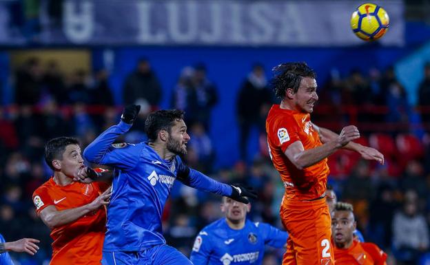 El Getafe quiere abaratar el fichaje de Ignasi Miquel con Jorge Molina