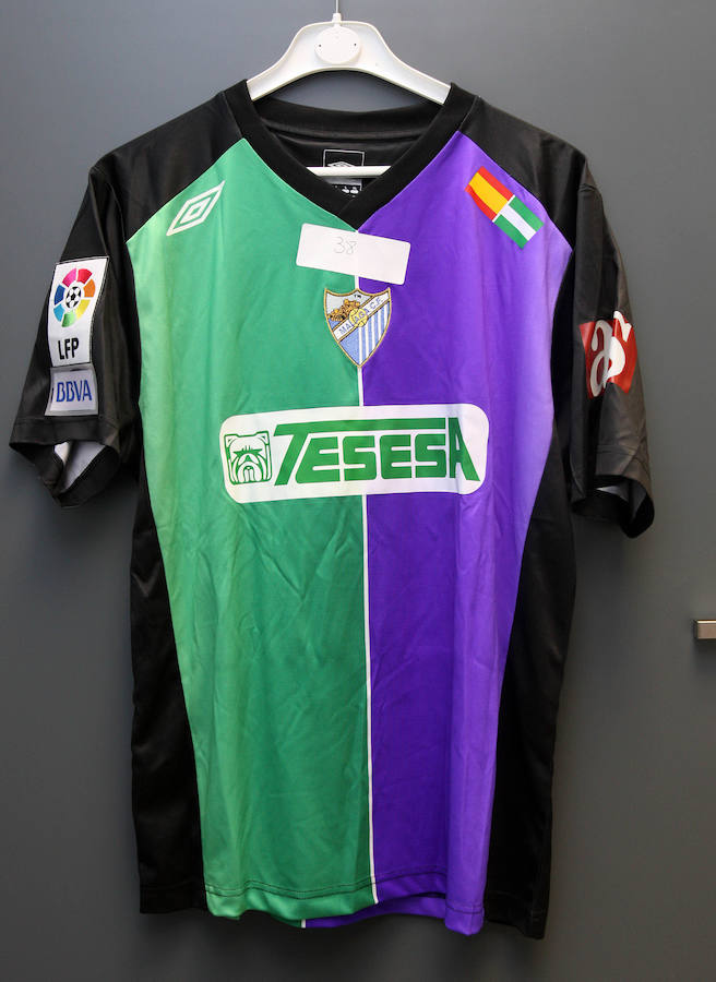 Esta fue la segunda camiseta en dos temporadas consecutivas (06-07 y 07-08). La tercera hasta ese momento que llevaba los colores de la ciudad tras la Masana del año 86-88 y la Rasan de las temporadas 89-91. Con ella se recuerda el ascenso a Primera, estando Muñiz en el banquiilo, ahora también técnico del actual Málaga.