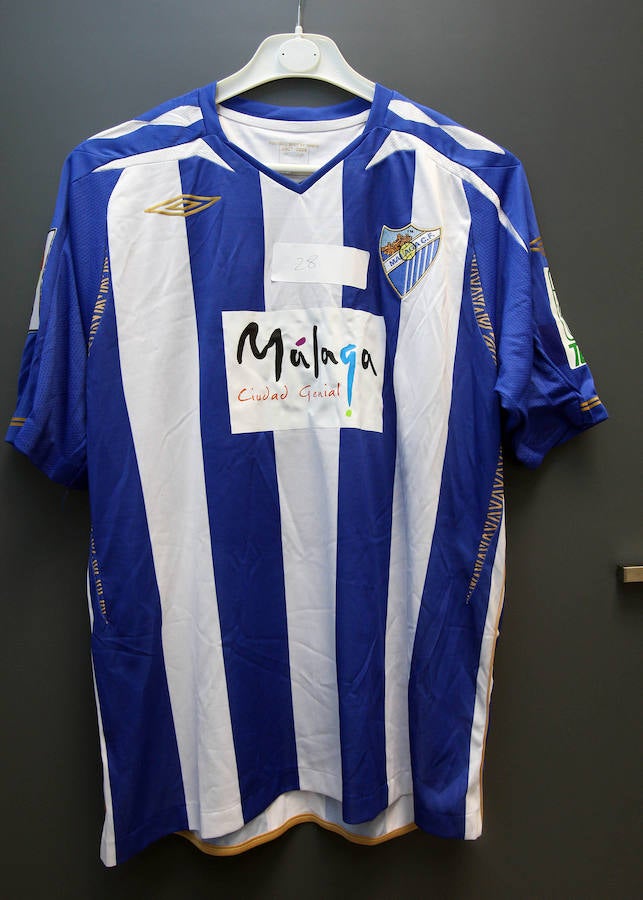 Camiseta del año de vuelta a Primera en la 2008-09 con Antonio Tapia en el banquillo. 