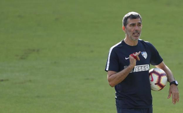 Muñiz, entrenador del Málaga: «Tenemos a 24 jugadores en un 'momento Ontiveros'»