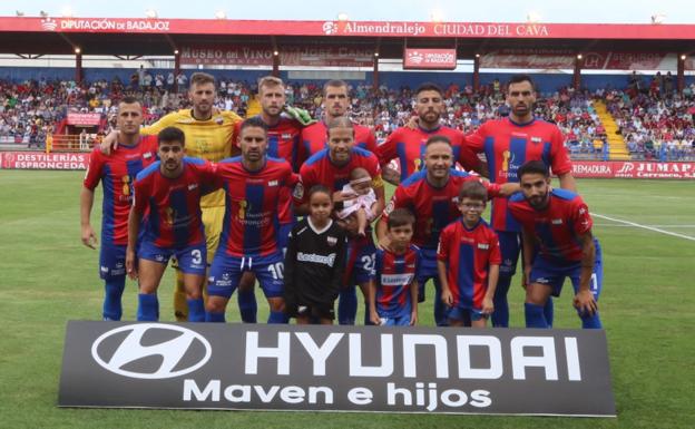 El Extremadura busca consolidar su mejoría y llenará el estadio ante el Málaga