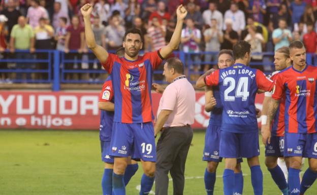 Enric Gallego acapara los focos en el Extremadura