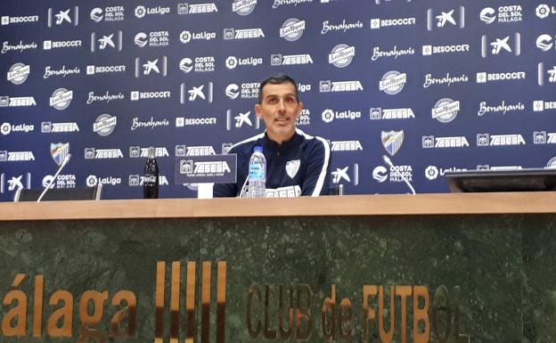 Muñiz, entrenador del Málaga: «El equipo está en buena línea, no dramatizamos por una derrota»