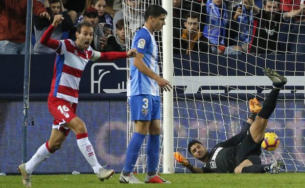 El Málaga alimenta las dudas en el derbi