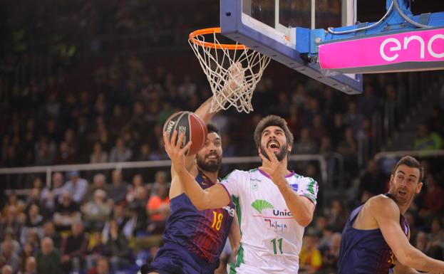 El Carpena, camino del lleno ante el Barcelona