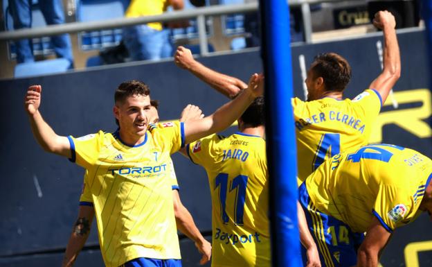 Cifuentes y Vallejo, destacados en un plantel con todos en forma