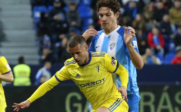 Al Málaga le quema la pelota en los últimos minutos