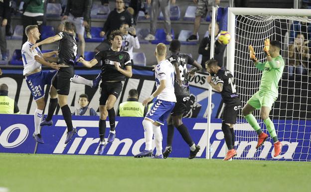 Munir, doble parada para la historia