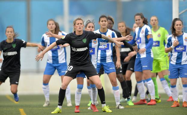 El Málaga suma un punto en su visita a Barcelona que no le saca del descenso