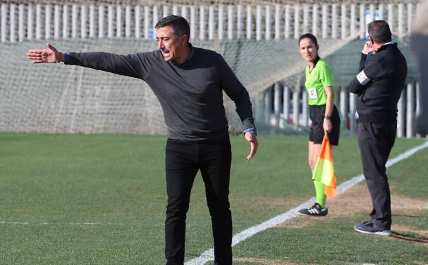 Contreras: «Tenemos opciones de todo, del décimo puesto o de descender»