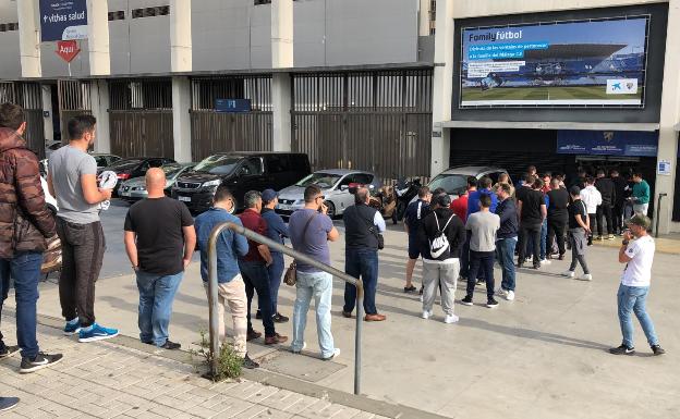 La afición agota las entradas para el derbi en Cádiz