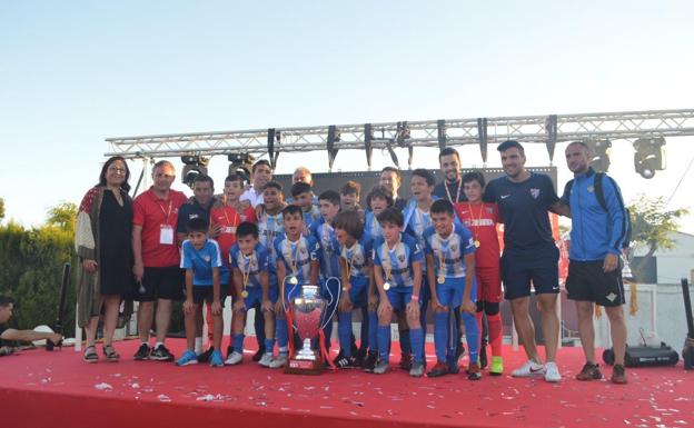 «Si a los futbolistas les marcamos el camino desde niños, ya lo seguirán toda la vida»