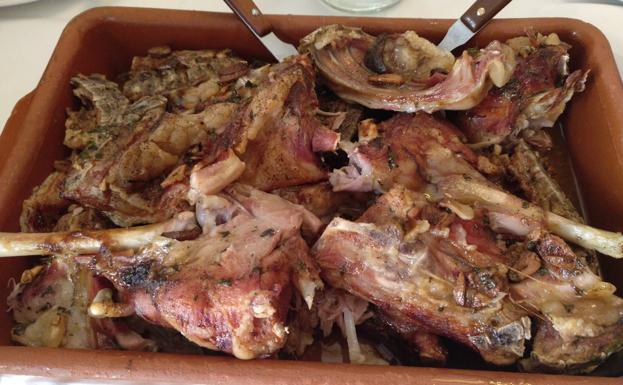 El templo del chivo asado: La sociedad de Canillas de Aceituno