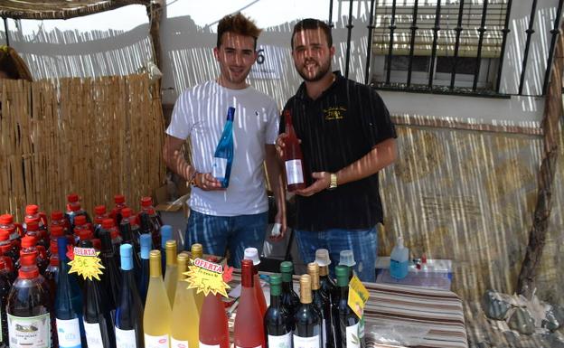 Bodegueros de Teba lanzan al mercado el primer vino tinto macerado con cannabis