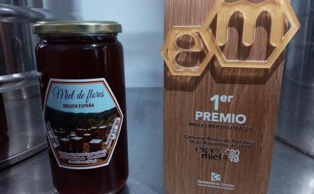 Una miel de Cuevas del Becerro, elegida como la mejor multifloral de Andalucía