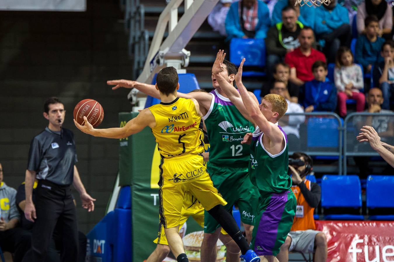 Triunfo del Unicaja en la pista del Tenerife (57-64)