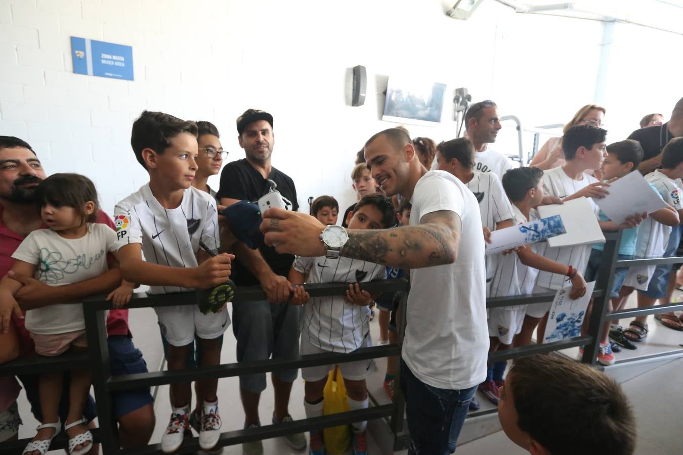 El jeque presenta Sandro y Diego Llorente