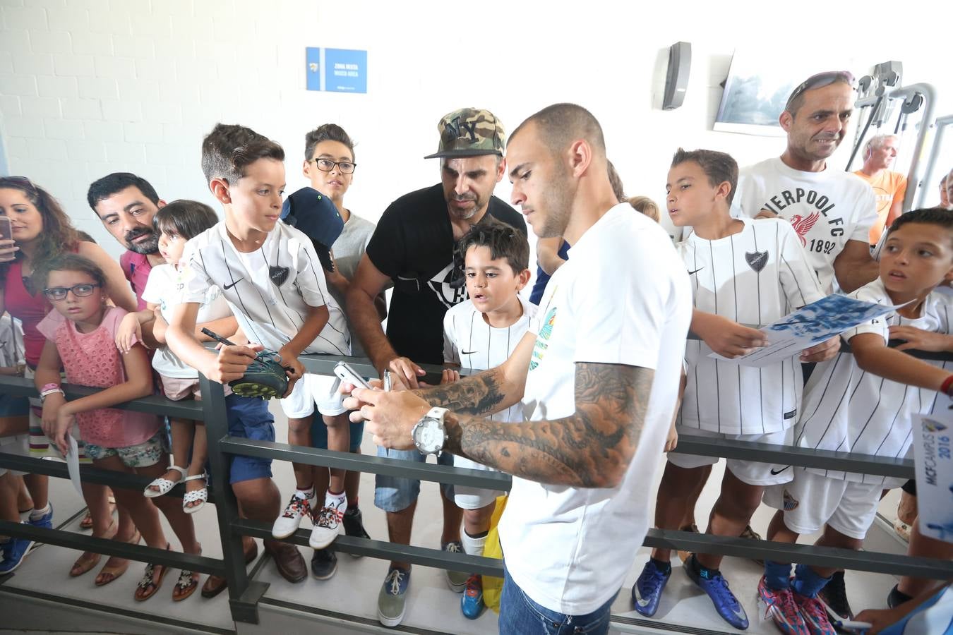 El jeque presenta Sandro y Diego Llorente