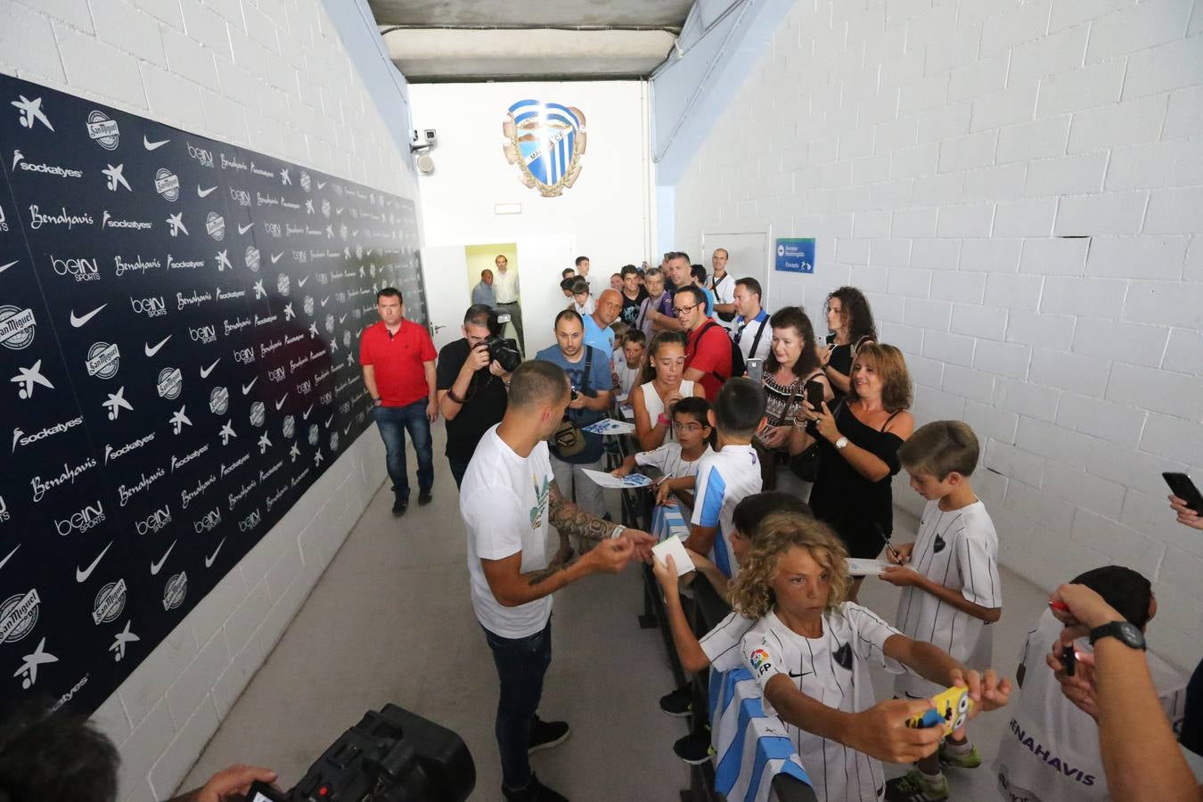 El jeque presenta Sandro y Diego Llorente