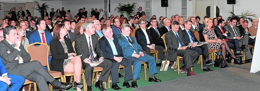 Un aspecto del salón del Gran Meliá Don Pepe, donde se celebró el acto