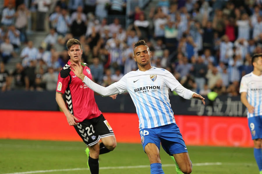 El Málaga-Alavés, en imágenes