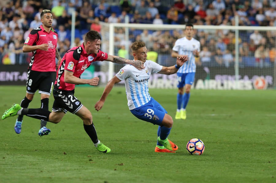 El Málaga-Alavés, en imágenes