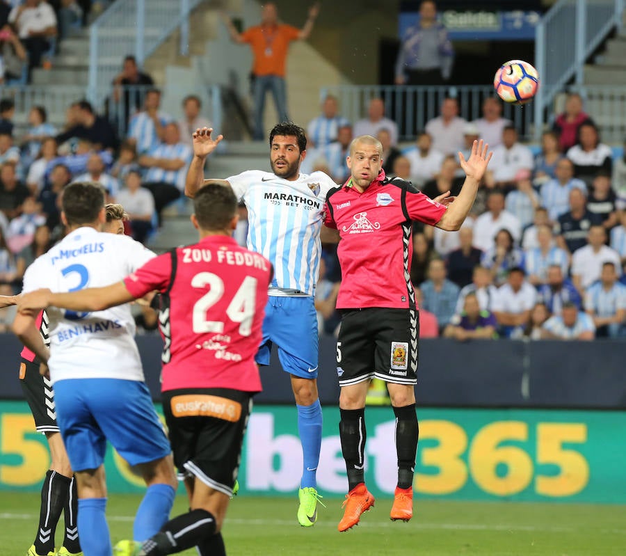El Málaga-Alavés, en imágenes