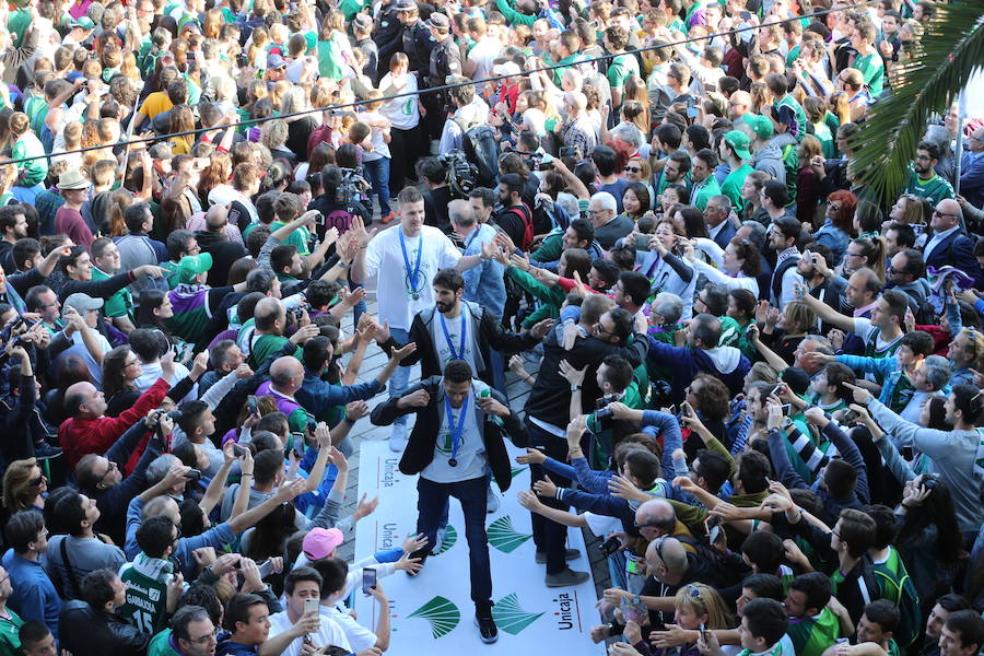 El Unicaja celebra el título en Málaga junto a sus aficionados (II)