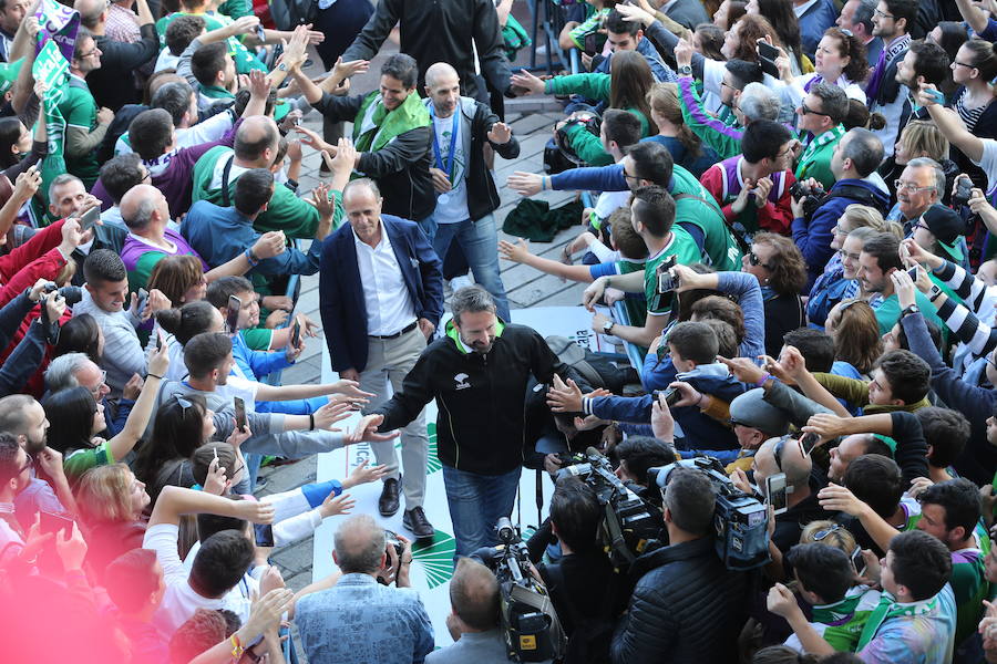 El Unicaja celebra el título en Málaga junto a sus aficionados (II)