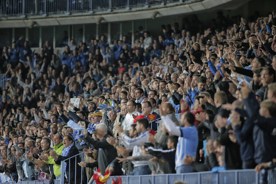 El partido del Málaga-Barcelona, en imágenes