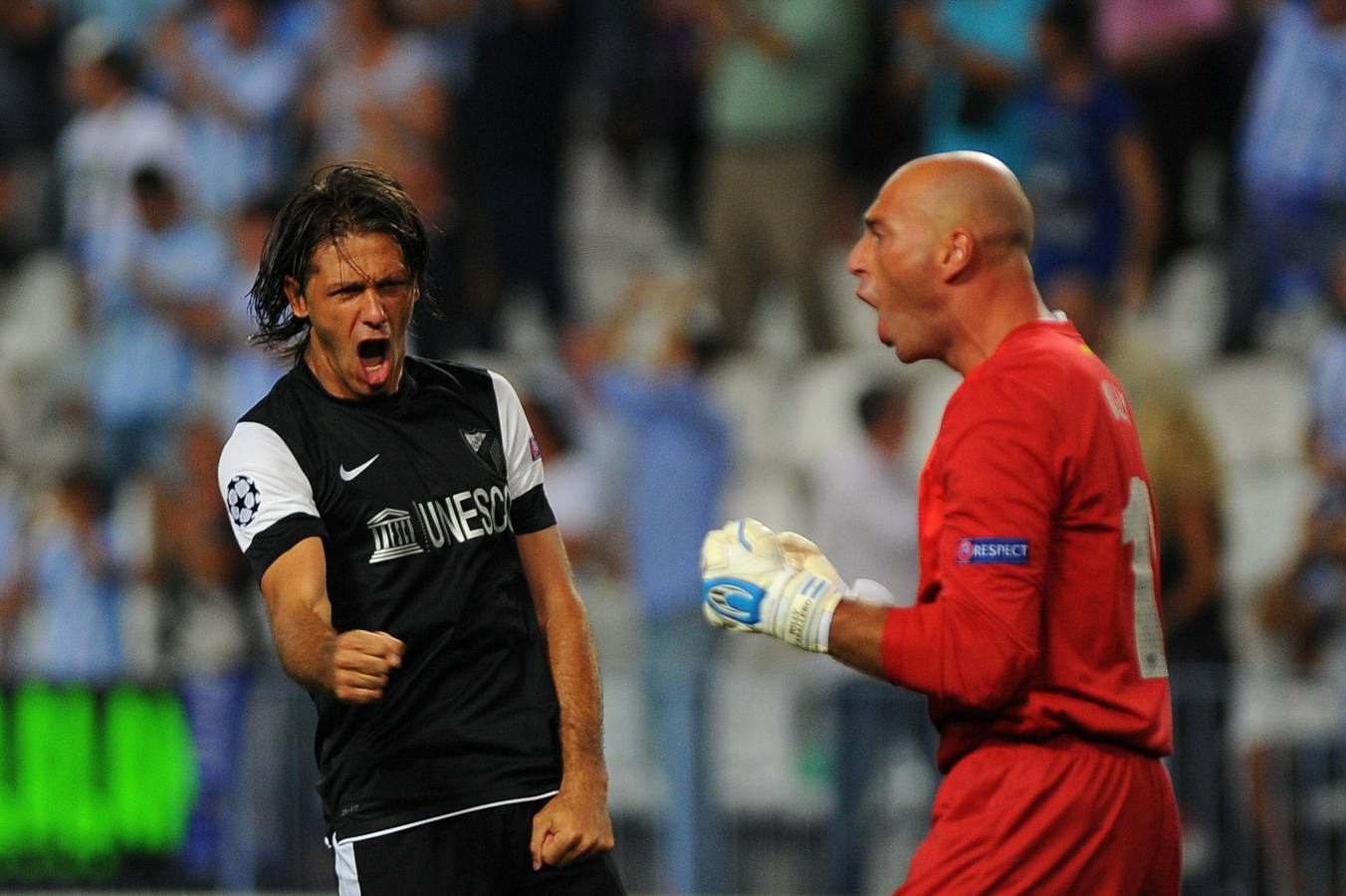 Celebrando un tanto junto a Caballero en 2015.