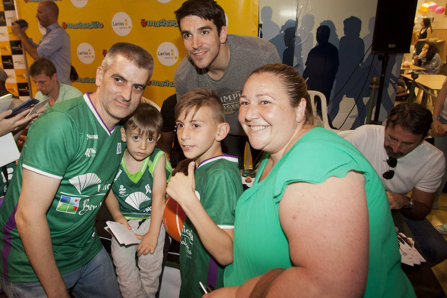 El Unicaja despide la temporada con sus aficionados