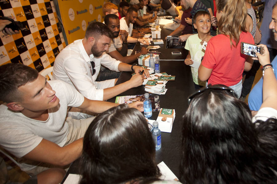 El Unicaja despide la temporada con sus aficionados